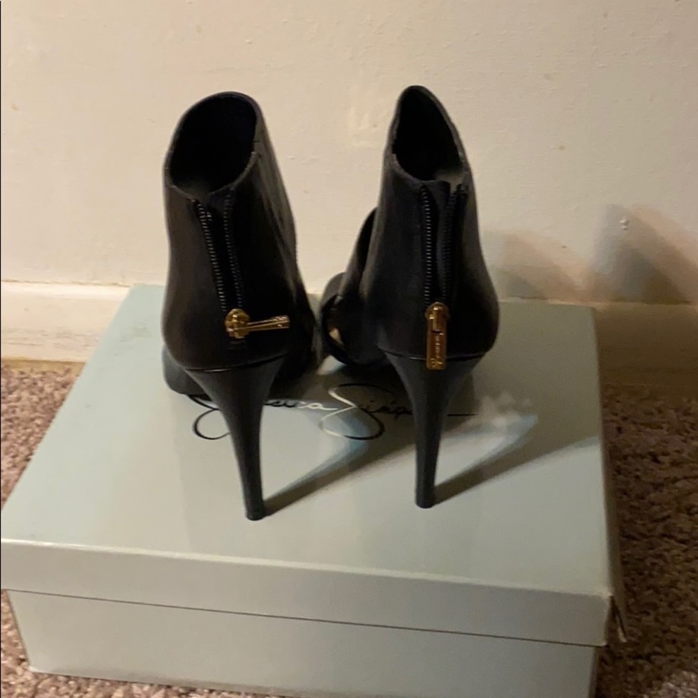 Heels - Picture 2 of 3